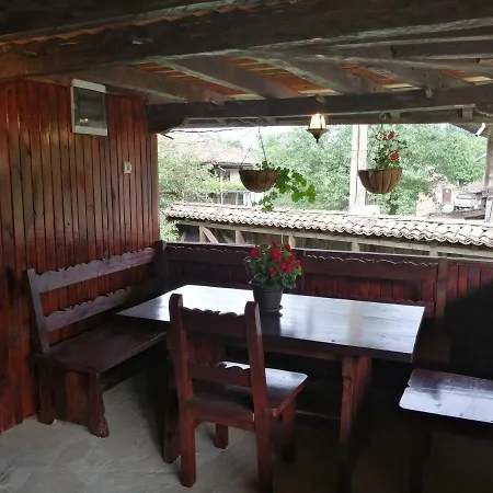 Holiday home Къща За Гости Лъки Elena
